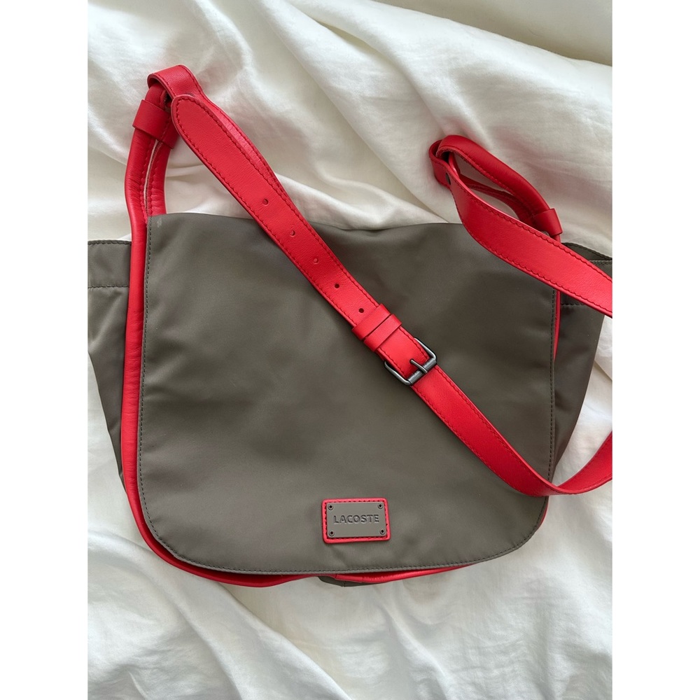 Lacoste crossbody/shoulder